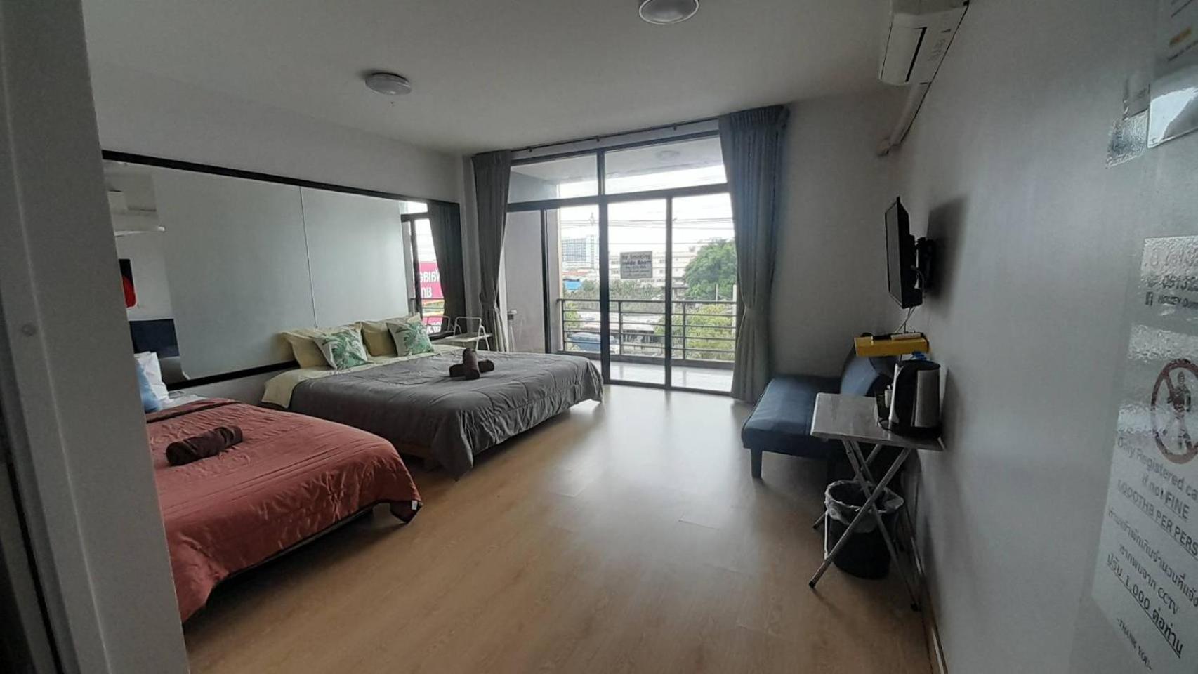 Homey-Sleepy Don Mueang Airport Hostel Bangkok Esterno foto