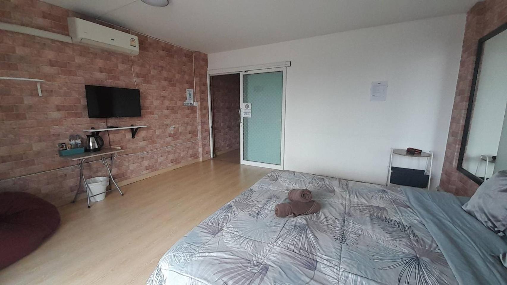 Homey-Sleepy Don Mueang Airport Hostel Bangkok Esterno foto