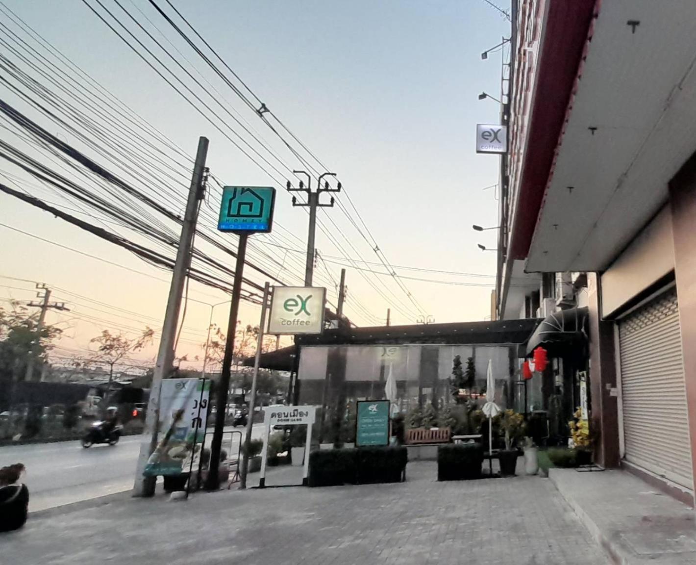 Homey-Sleepy Don Mueang Airport Hostel Bangkok Esterno foto