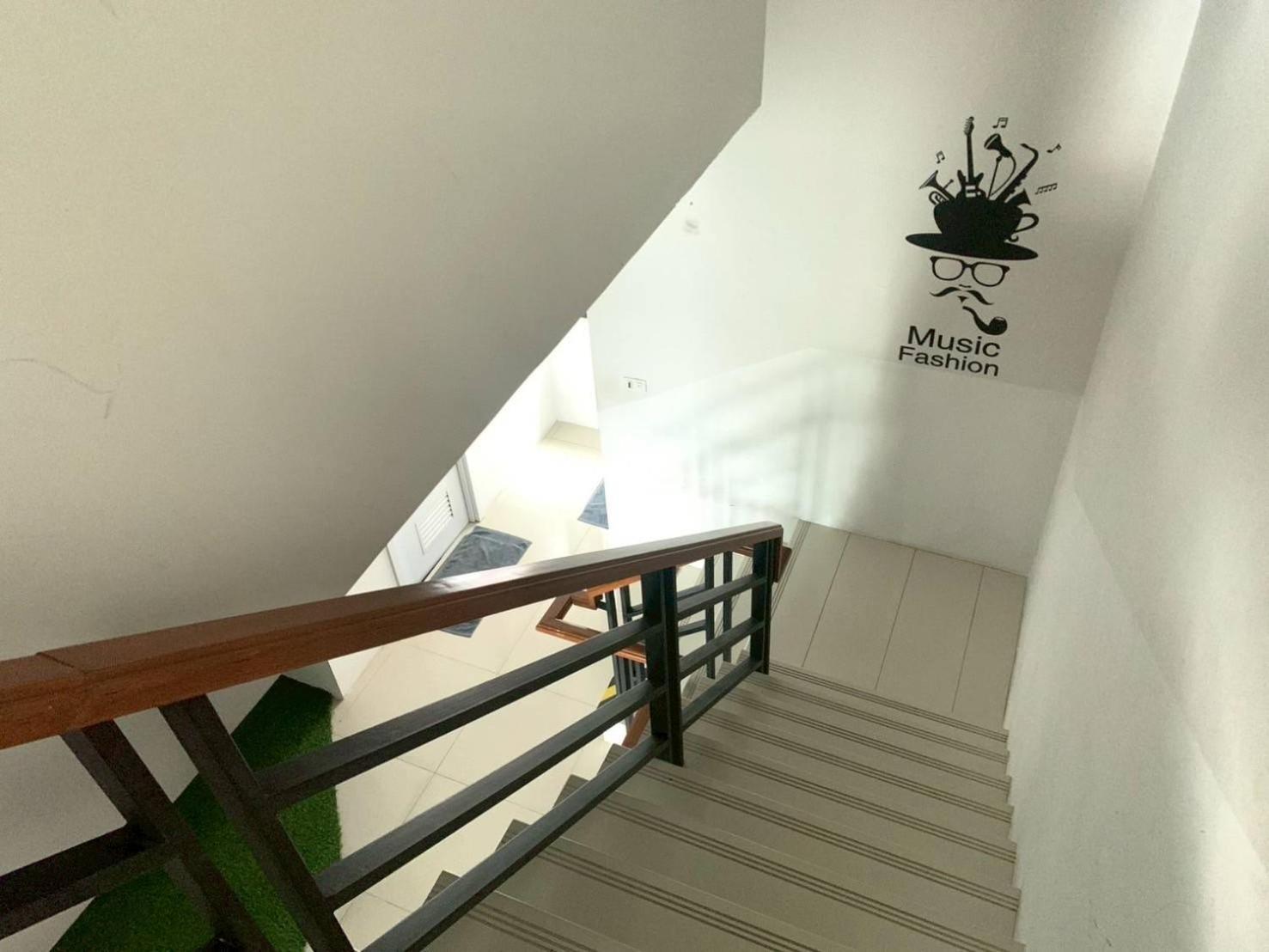 Homey-Sleepy Don Mueang Airport Hostel Bangkok Esterno foto